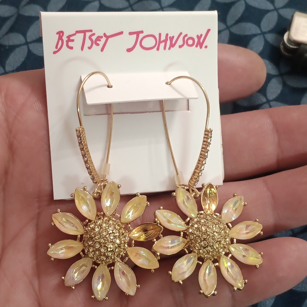 Betsey Johnson Gold and Cream Flower Earrings
